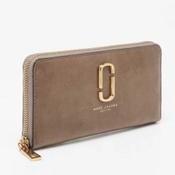 Marc Jacobs Khaki Green Leather Snapshot Zip Around Wallet For Women 14 Marc Jacobs Khaki Green Leather Snapshot Zip Around Wallet For Women -MARC JACOBS Shop luxury women marc jacobs new handbags p654414 007