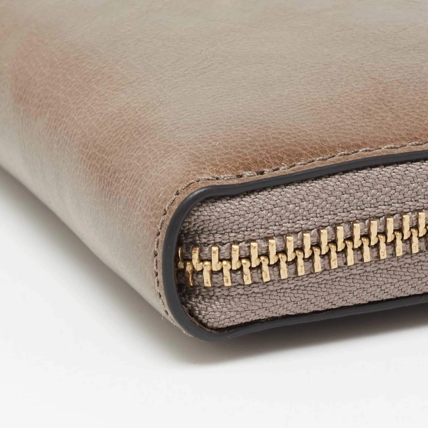 Marc Jacobs Khaki Green Leather Snapshot Zip Around Wallet For Women 11 Marc Jacobs Khaki Green Leather Snapshot Zip Around Wallet For Women - Image 11